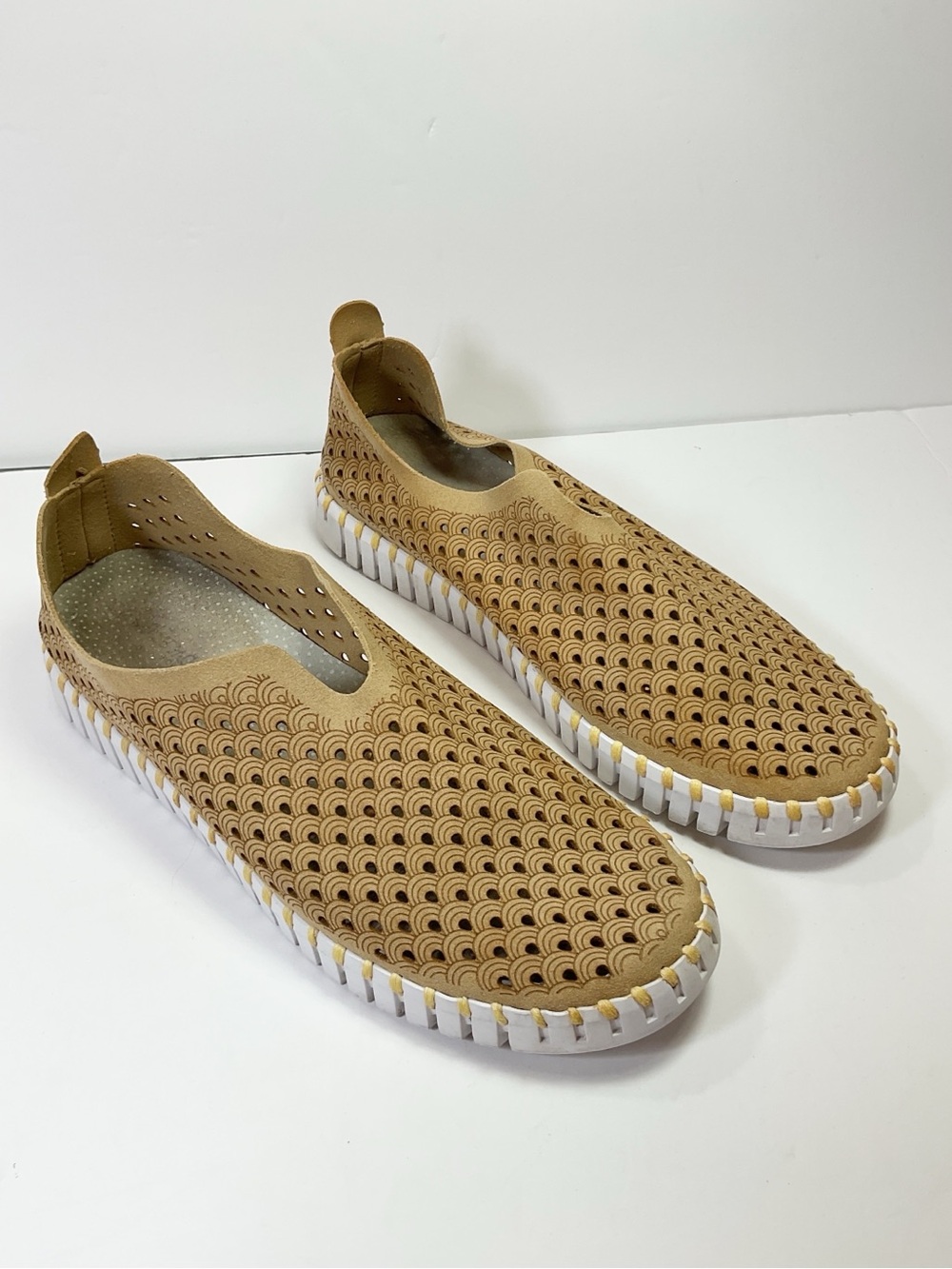 Isle Jacobsen Tulip Slip-On Perforated Casual Sneaker size 41 - Picture 3 of 10